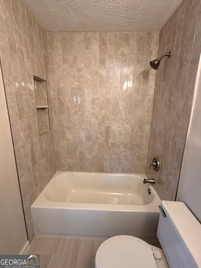 Building Photo - 1717 Wynndowne Trail