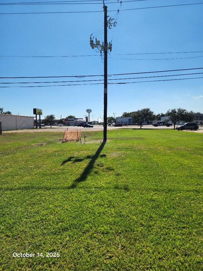 Building Photo - 1301 N Avenue H