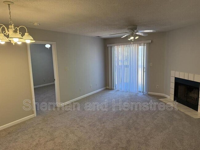 Building Photo - 516 Commons Dr