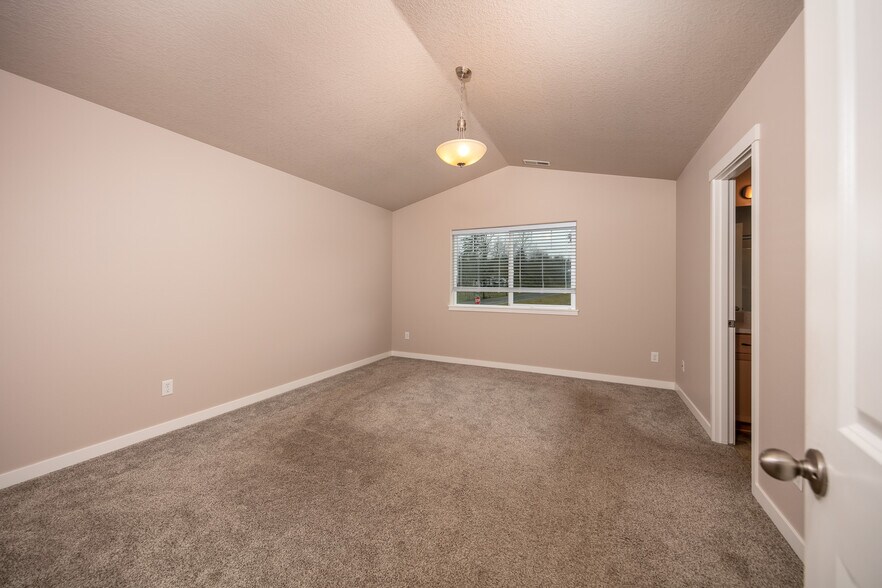 master bedroom - 1295 Windsong Dr