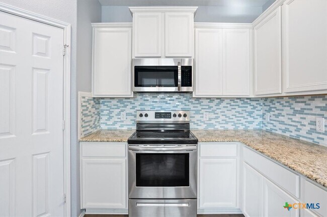 Building Photo - 6231 Ambrose Cir