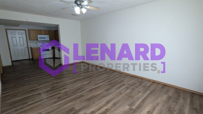 Building Photo - 5791/3/5/7 N Orange Ln