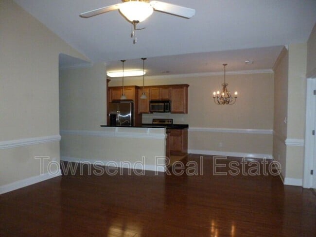 Building Photo - 210 Fountainhead Ln