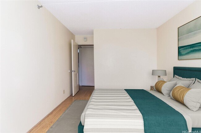Building Photo - 1 bedroom 1 bath at the Pearl Regency – Av...