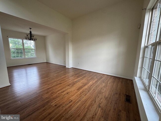 Building Photo - 105 Fredericksburg Dr