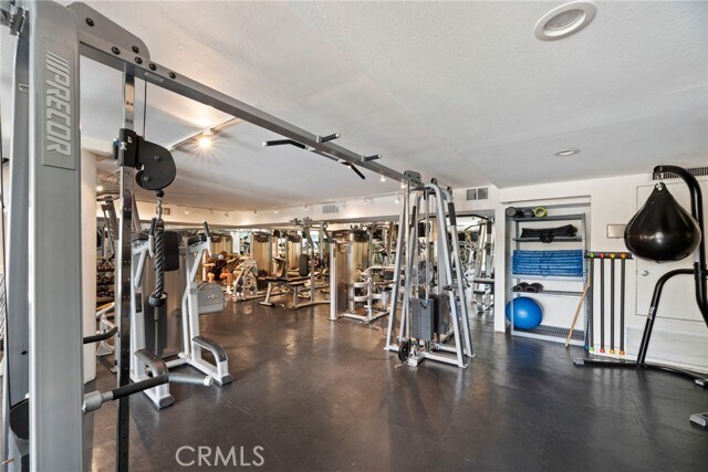 Building Photo - 1131 Alta Loma Rd