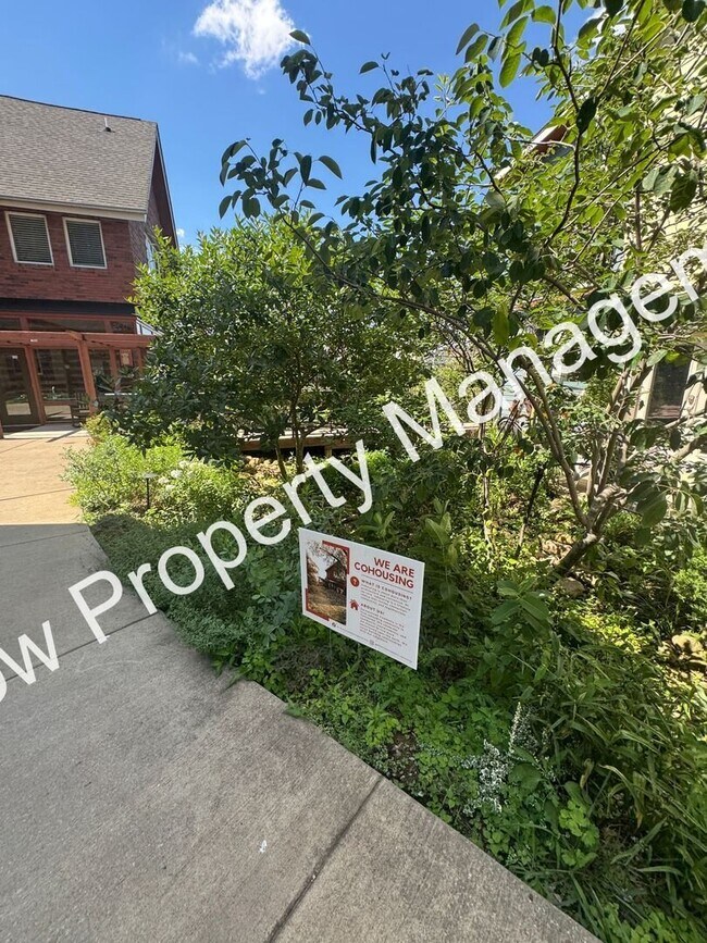 Building Photo - 1325 5th Ave N