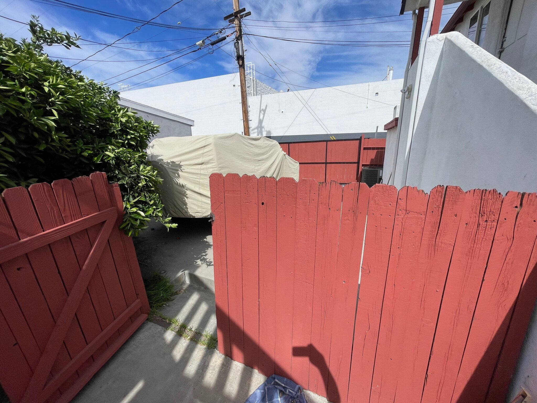 Building Photo - 1131 E Whiting Ave