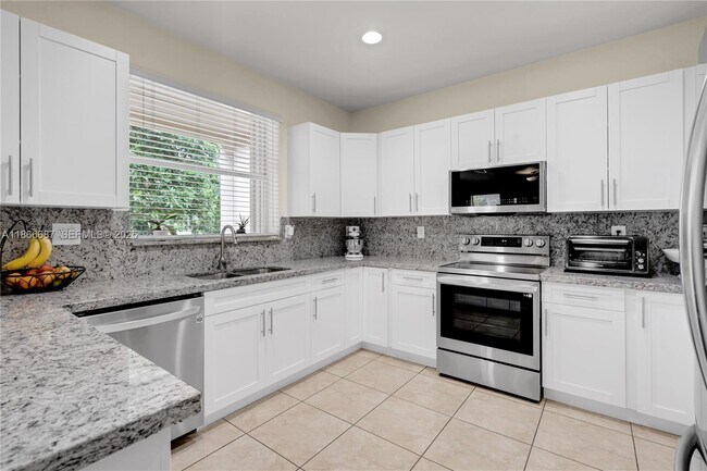 Building Photo - 363 NE 25th Terrace