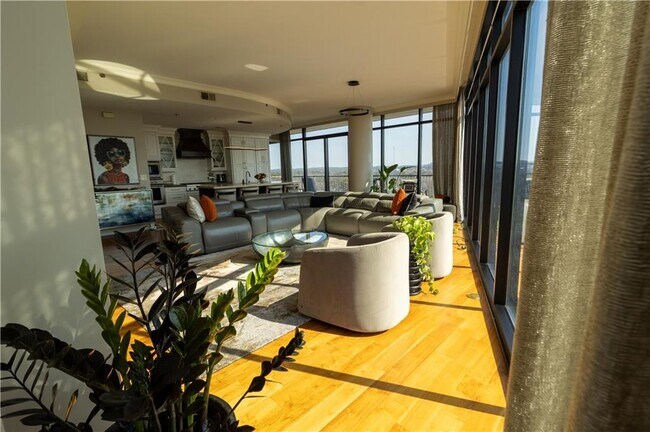 Building Photo - 2233 Peachtree Rd NE