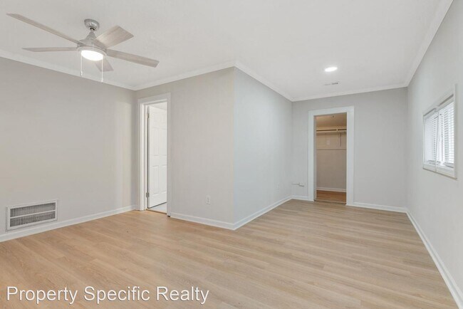Building Photo - 4 br, 2 bath House - 724 E. Nelson Ave