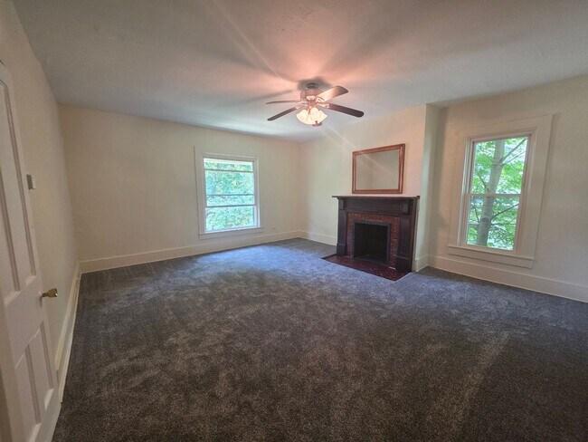 Building Photo - 242 W Highland Ave