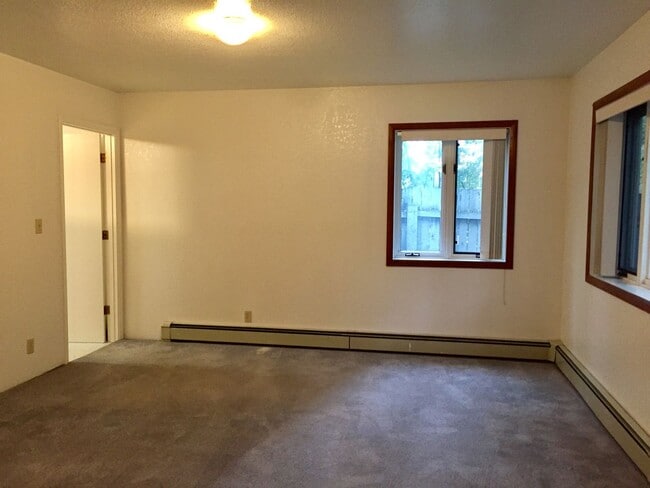 Building Photo - 1127 Badger Rd