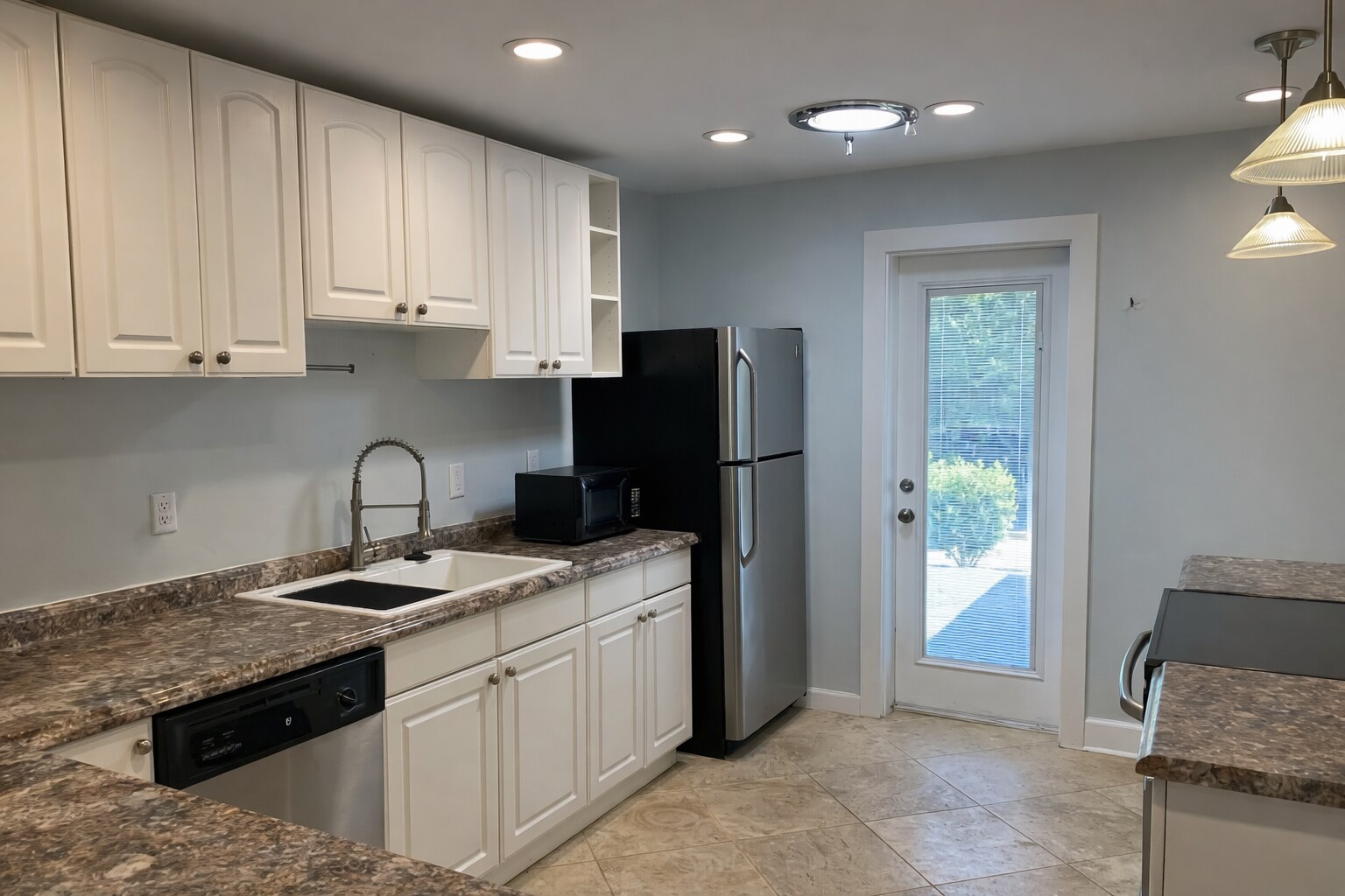 Building Photo - 2714 Grove St