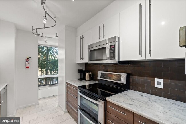 Building Photo - 1435 4th St SW