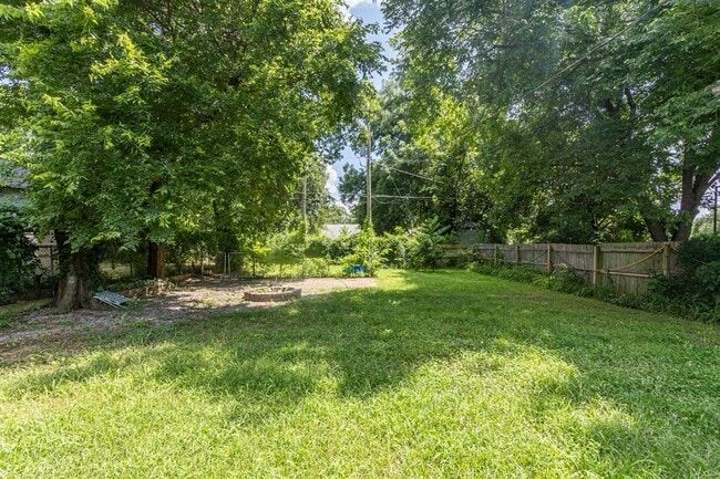 Building Photo - 124 W Brule St