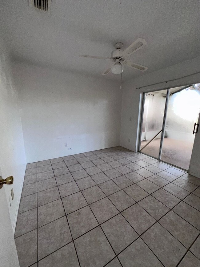 Building Photo - Nice 3 bedroom, 2 bath single family home