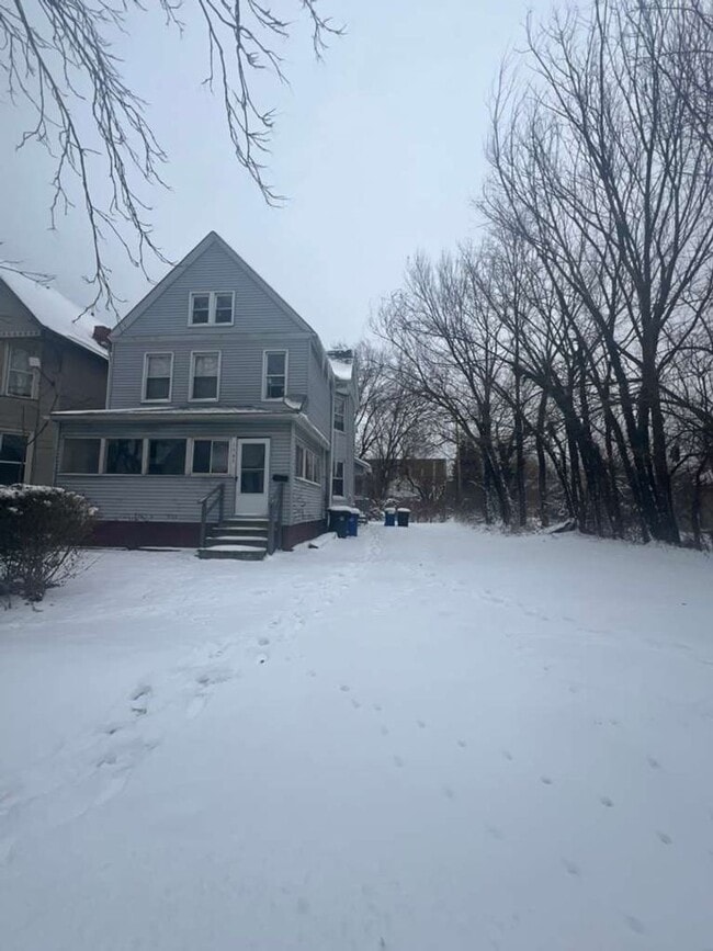 Building Photo - 1563 E 47th St