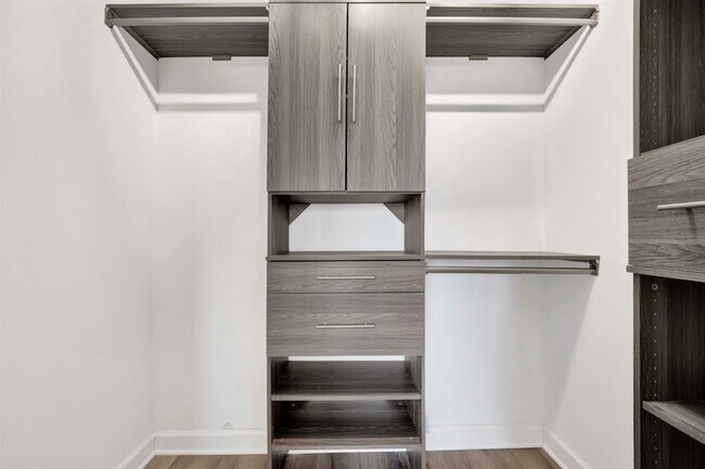 Building Photo - 30 E Huron St