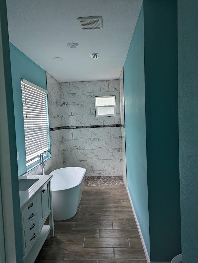 Building Photo - 2010 Seminole Blvd S