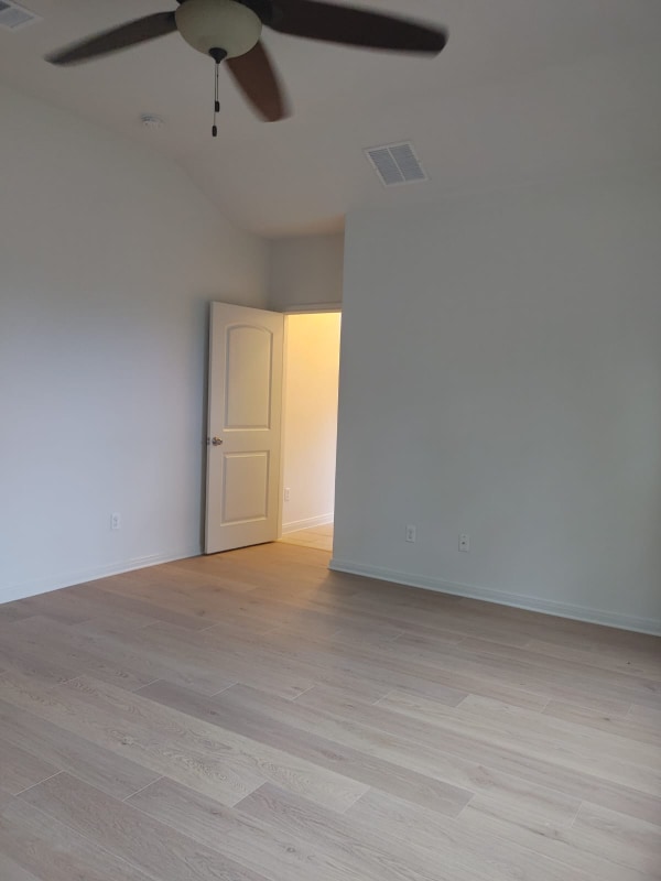 Building Photo - 1097 Violet Ln