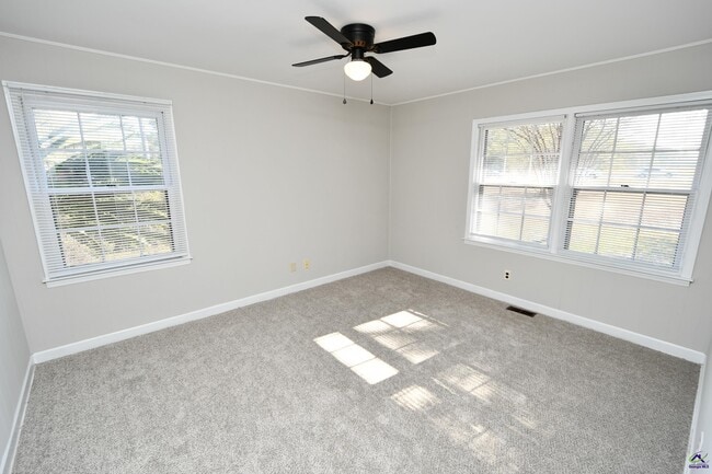 Building Photo - 467 SR 96