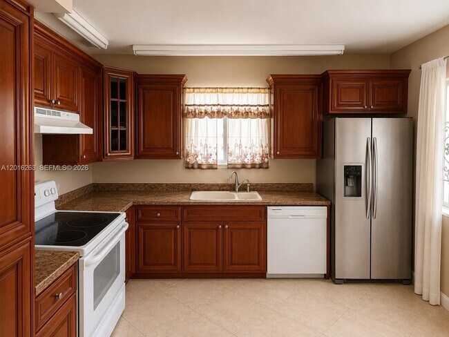 Building Photo - 309 Lakeview Dr