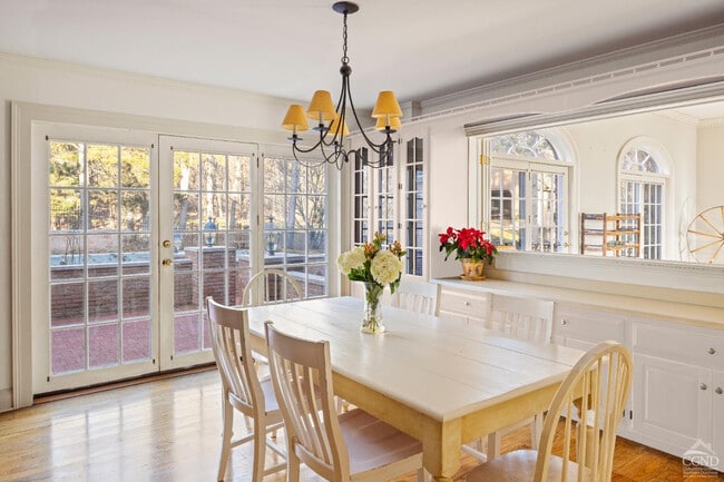 Building Photo - 147 Rock City Rd