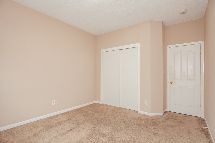 Building Photo - 12330 Summer Creek Ln