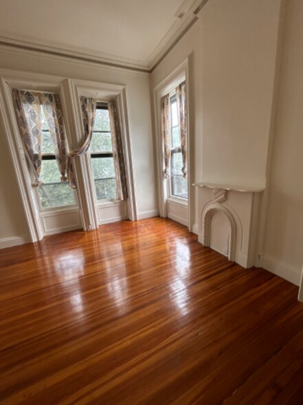 Building Photo - 111 Union St