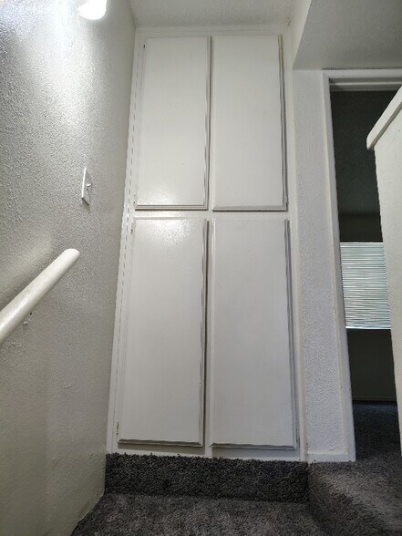Building Photo - 2010 Larcus Ave