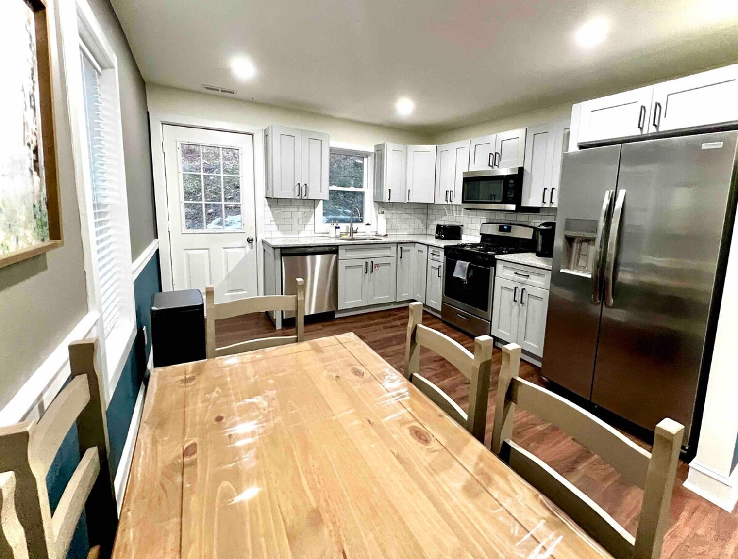 Building Photo - 1592 Main St