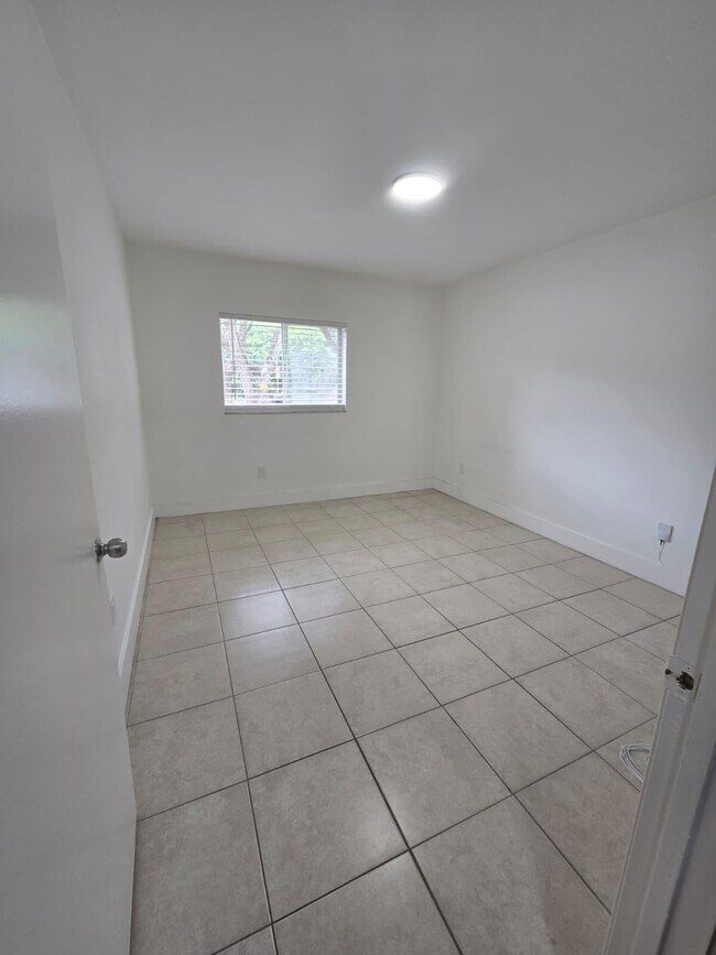 Building Photo - 3670 N 56th Ave