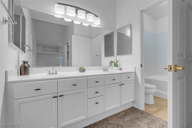 Building Photo - 353 Amber Pine St