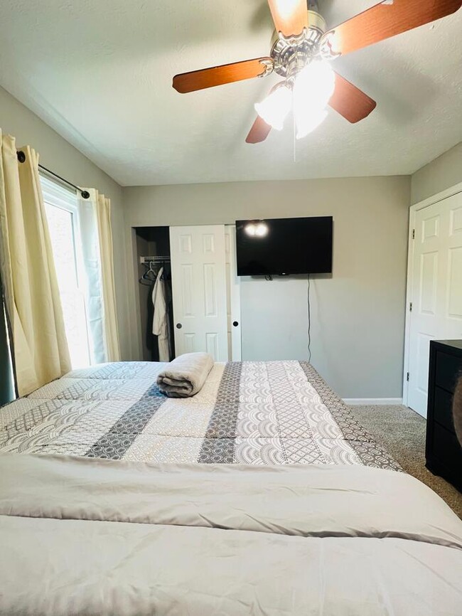 Building Photo - Furnished pillory way beauty