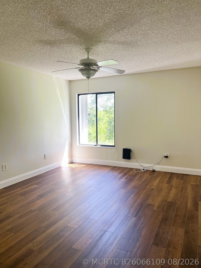 Building Photo - 4300 Gator Trace Dr