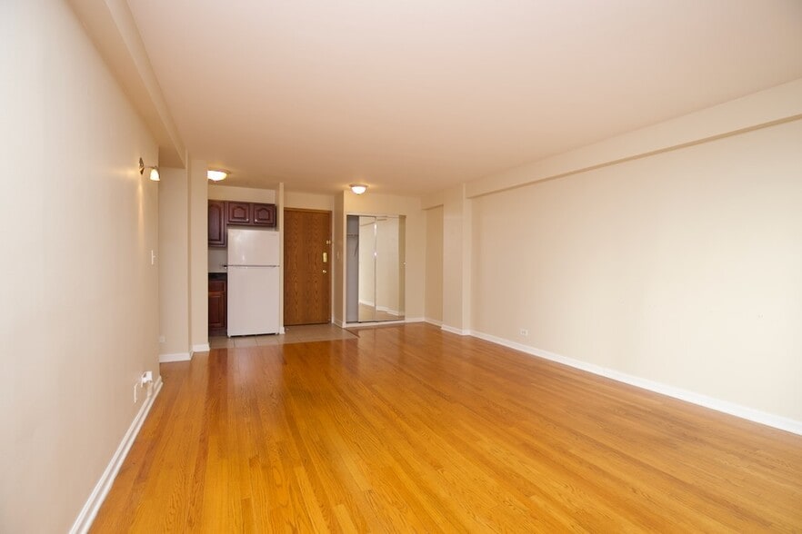 Building Photo - 4180 N Marine Dr