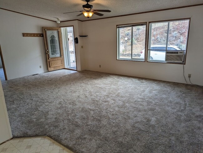 Building Photo - Attractive 3 bedroom 2 bath House in Quiet Lewiston Neighborhood