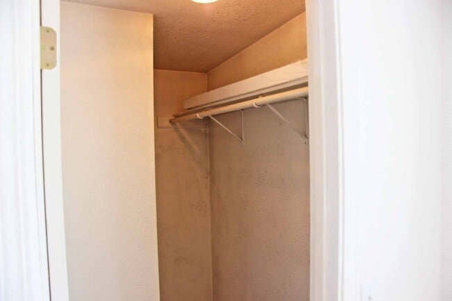 Building Photo - Nice cottage in Tuolumne