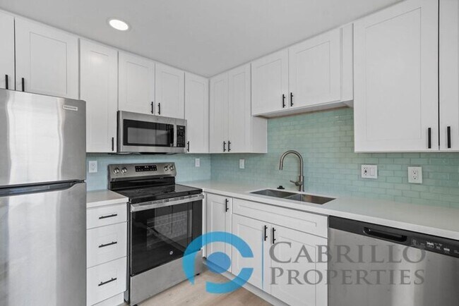Building Photo - 4571 North Ave