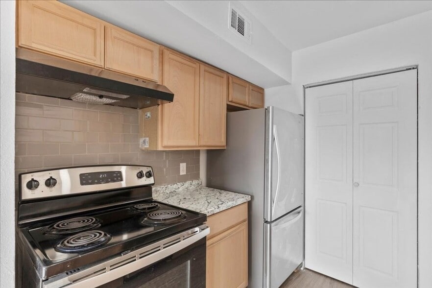 Building Photo - 5220 Tahoe Trail