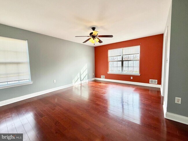 Building Photo - 37 Richards Rd