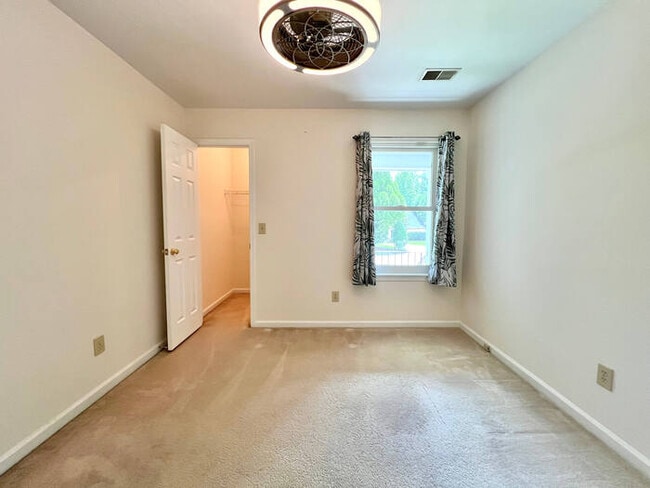 Building Photo - 104 Weatherby Ct