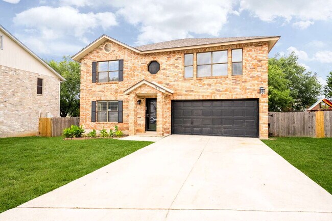 Primary Photo - 2 WEEKS FREE RENT WITH 18MO LEASE SIGNED B...