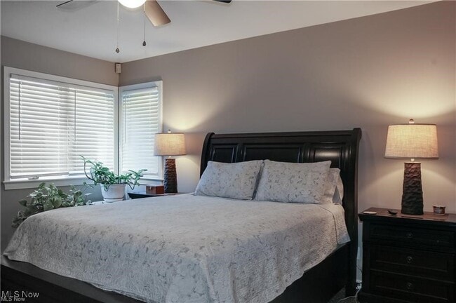 Building Photo - 822 Shadowood Ln SE