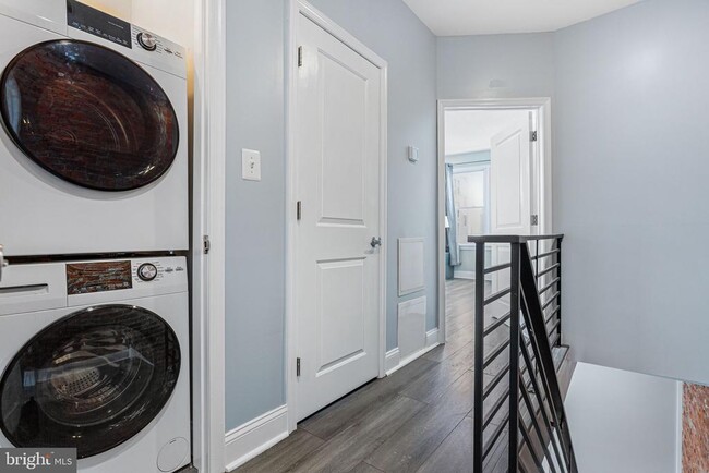 Building Photo - 1449 S 32nd St