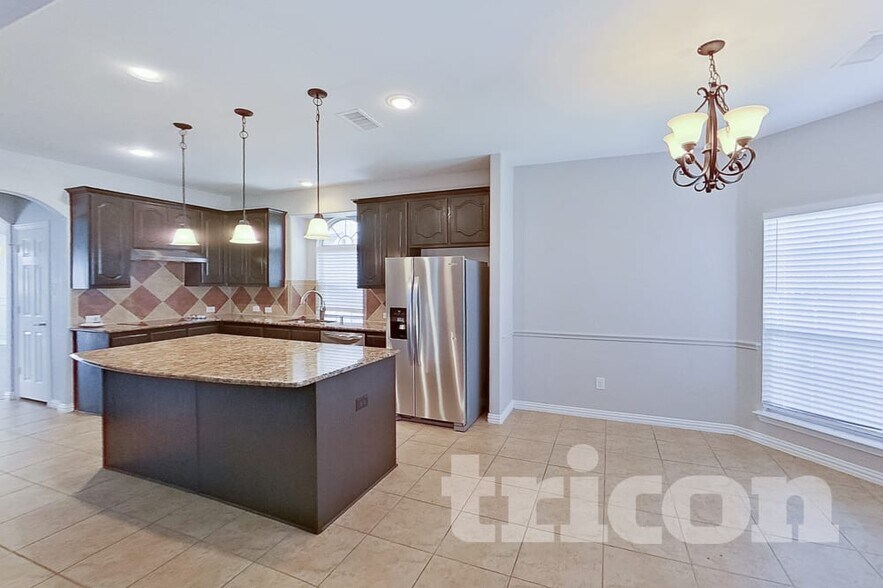 Building Photo - 131 Lake Trail Dr