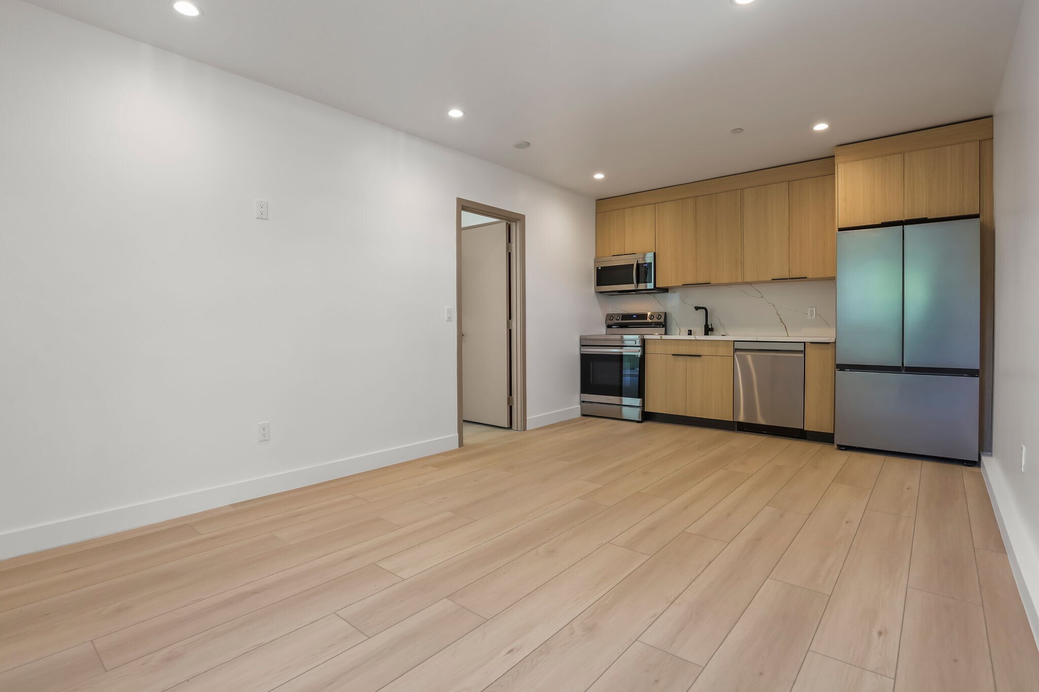 Building Photo - 11004 Hortense St