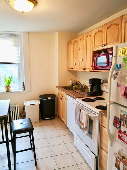 Building Photo - 11 Gorham St