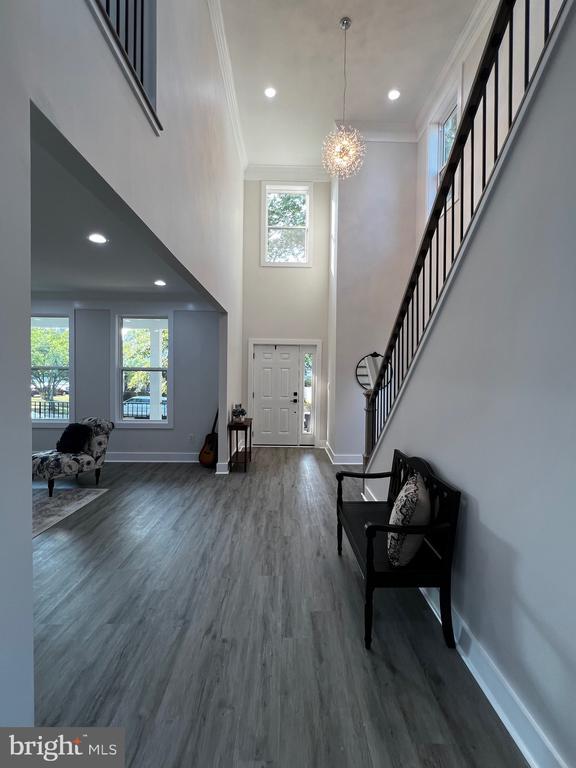 Building Photo - 920 Brompton St